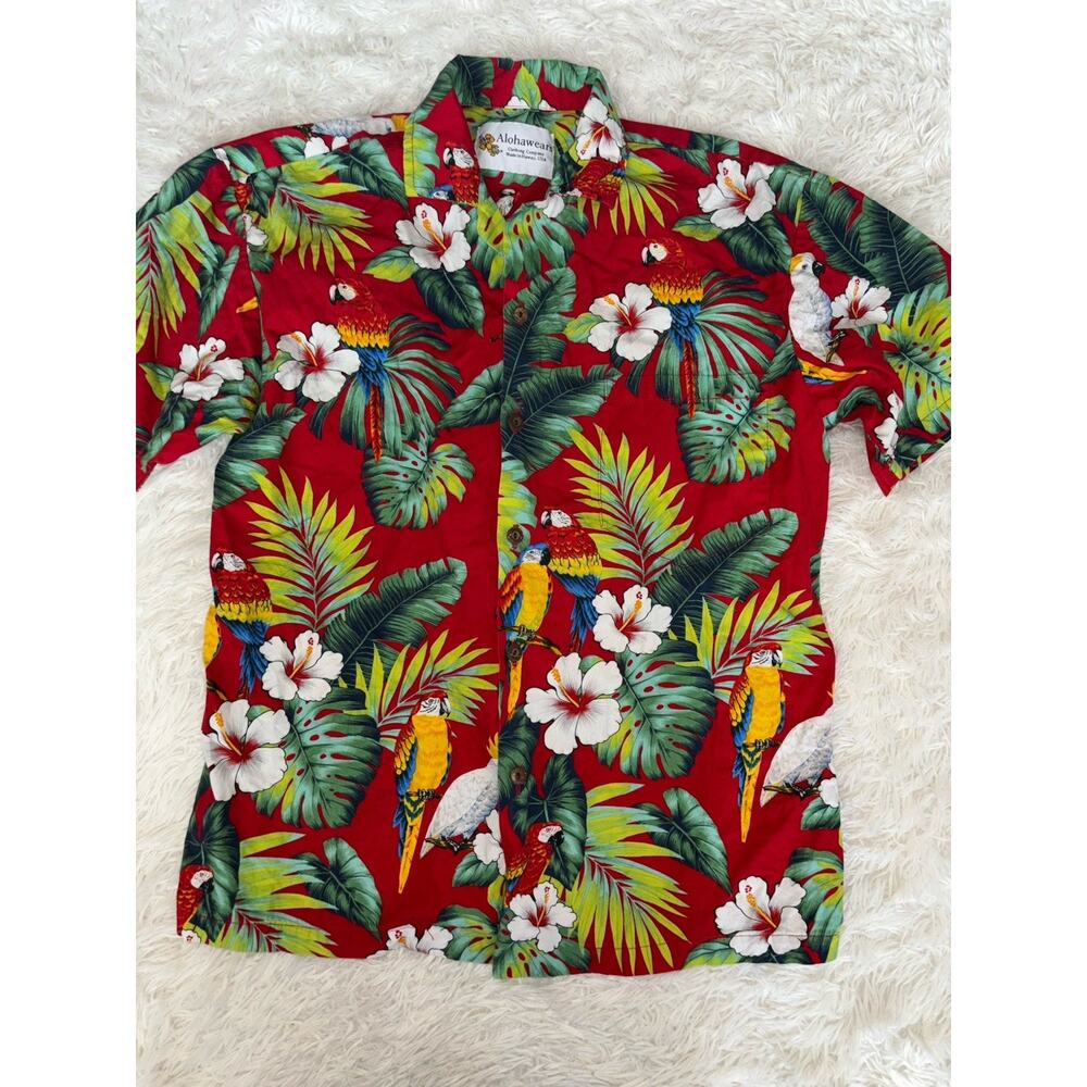 Alohawears men's sz. S "Clothing made in Hawaii" tropical parrot button down.